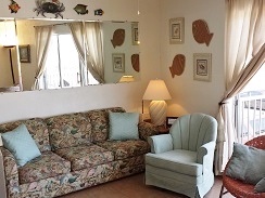 Livingroom with queen-size sofa bed